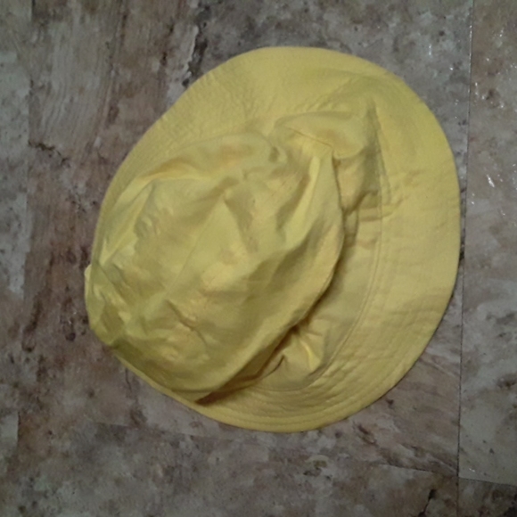 Yellow Hat - Picture 1 of 5